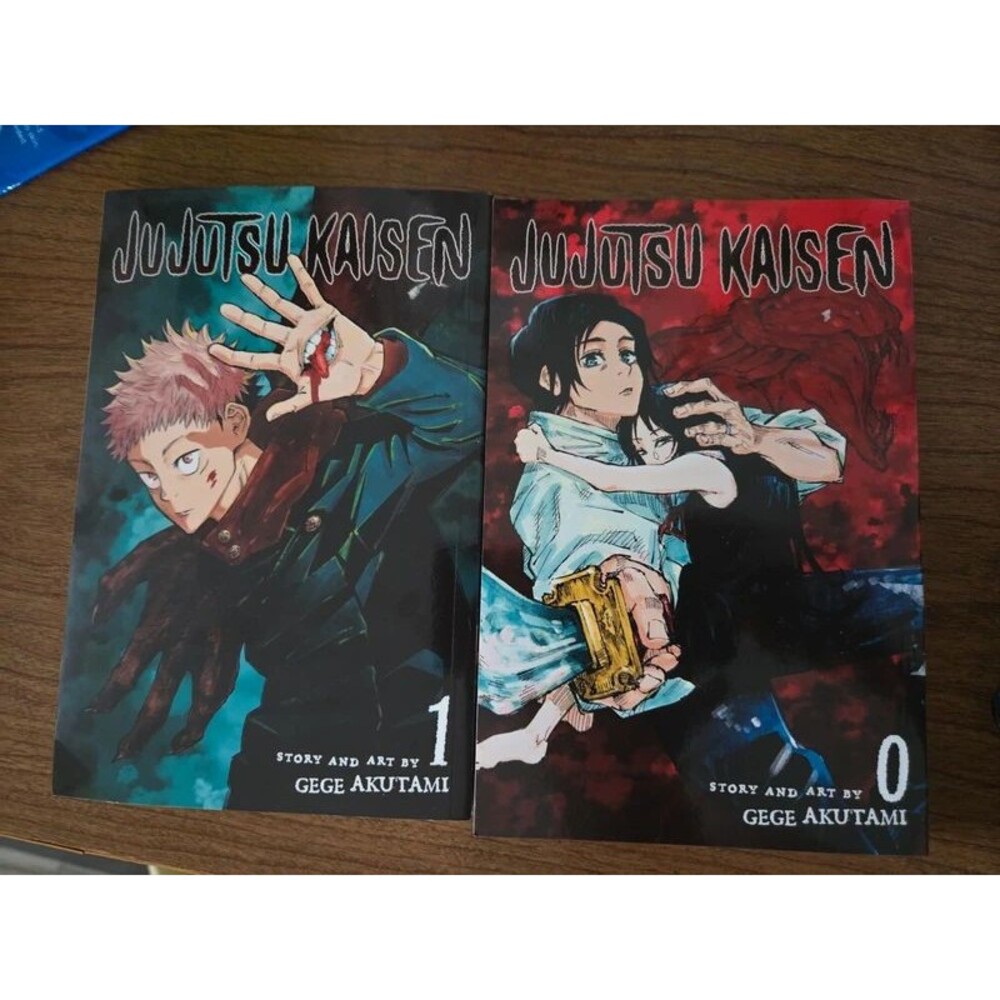 Jujutsu Kaisen #0 & #1 Book in great condition  English